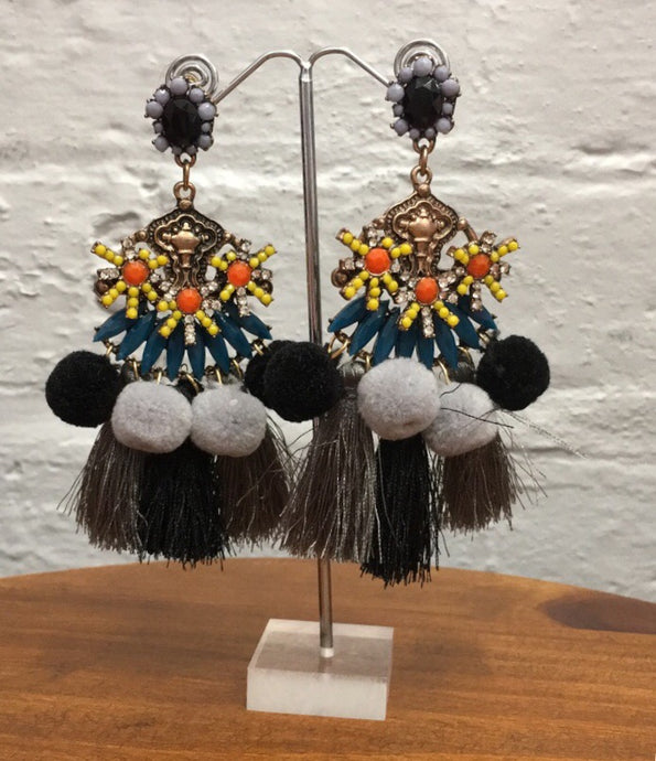 Black and grey statement earring